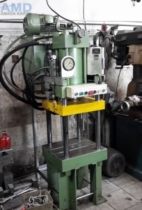 Hydraulic Press 4 coulumn 60 ton  